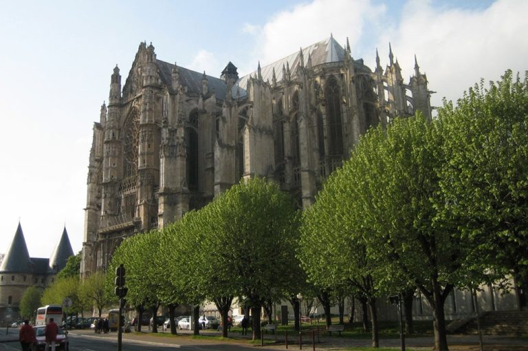 garde meubles beauvais