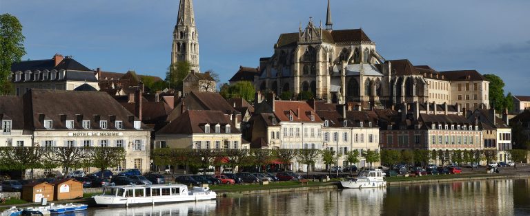garde meubles caille demeco auxerre