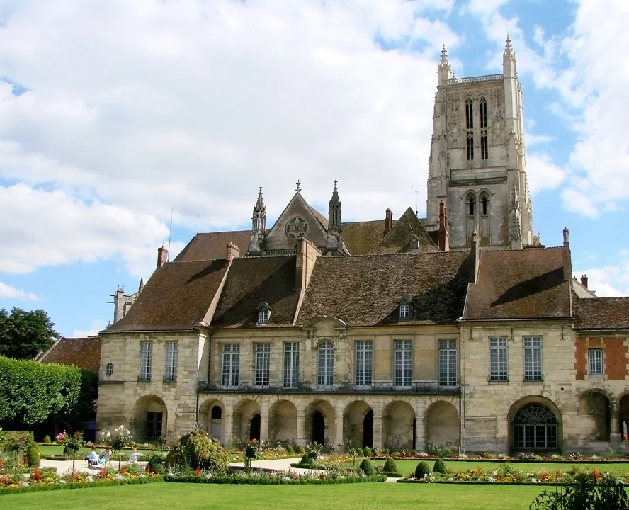 La cité épiscopale de Meaux.