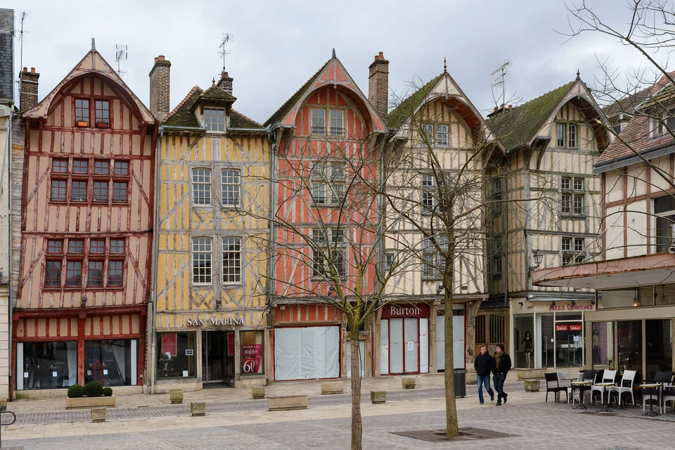 Les maisons à pans de bois du centre de Troyes.