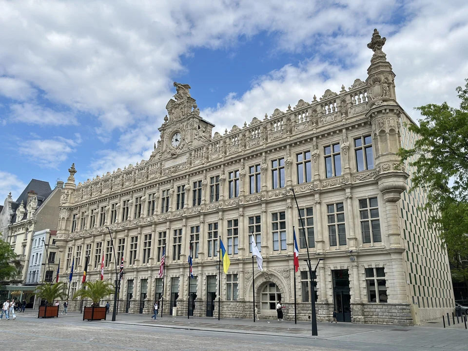 L’hôtel de ville de Valenciennes.